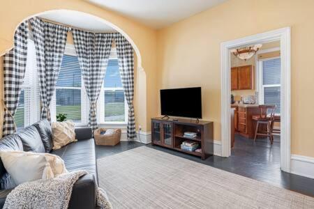 Beautiful Downstairs 1Bed 1Bth Charmer- Pet Friendly 미시건 시티 외부 사진