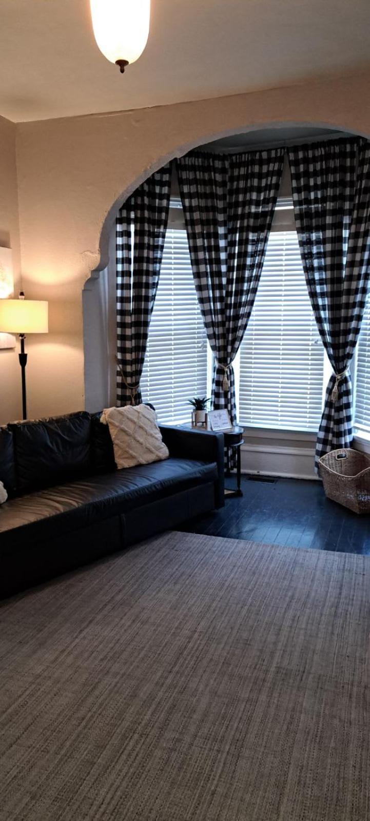 Beautiful Downstairs 1Bed 1Bth Charmer- Pet Friendly 미시건 시티 외부 사진