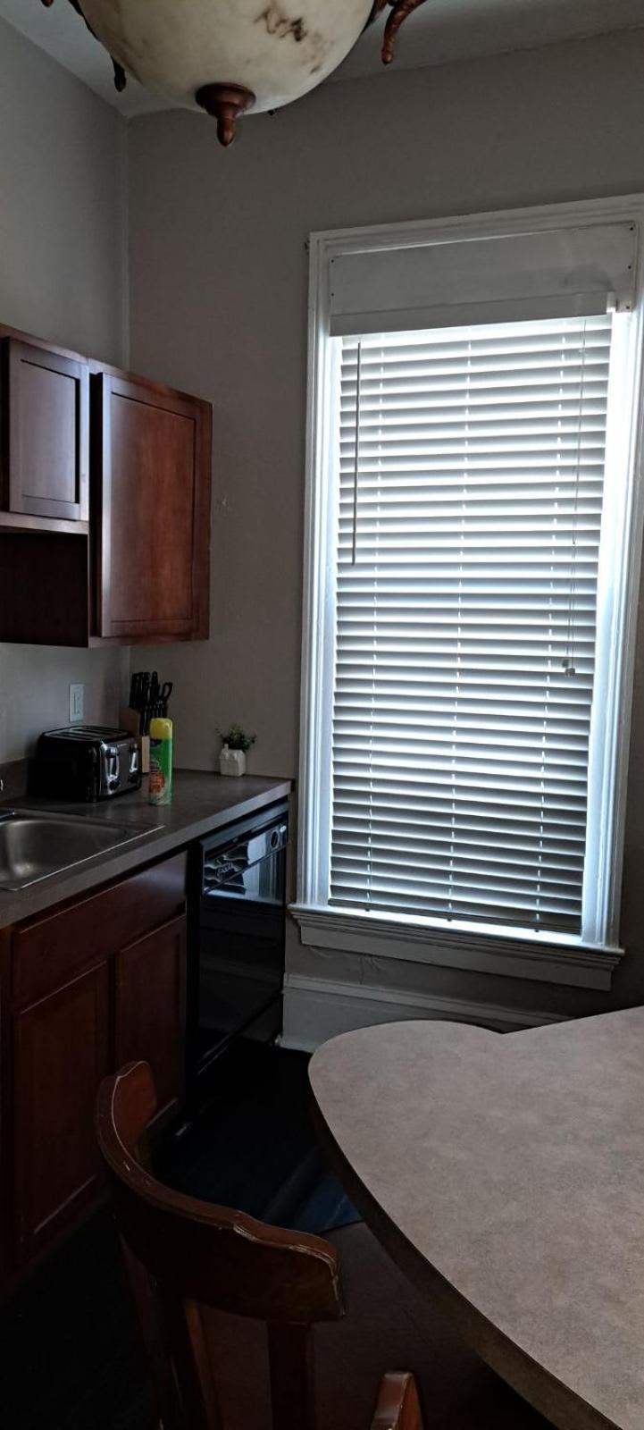 Beautiful Downstairs 1Bed 1Bth Charmer- Pet Friendly 미시건 시티 외부 사진